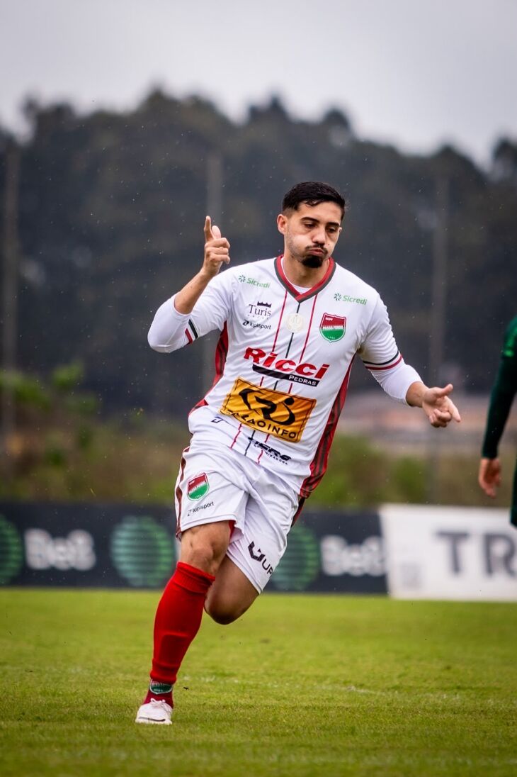 Alisson abriu o placar na vitória de 3 a 1 do Tricolor - Foto Deborah Melo/ECPF