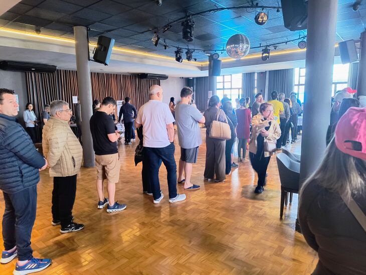Votação é lenta nas 5 seções do Clube Comercial