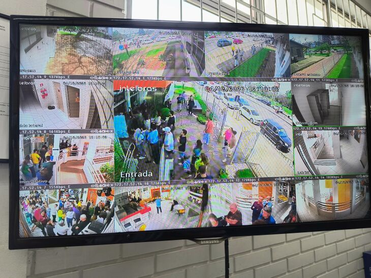 Tela de monitoramento mostra as filas no prédio do Senac – Foto – LC Schneider-ON
