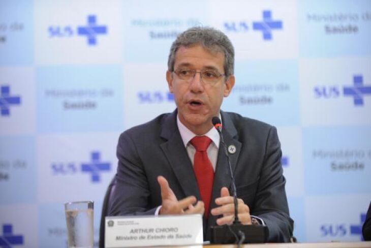O ministro da Saúde, Arthur Chioro, fala sobre o primeiro caso suspeito de Ebola no país