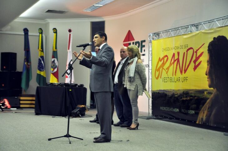 Lançamento reuniu imprensa, dirigentes da Instituição, representantes de escolas e cursos pré-vestibular
