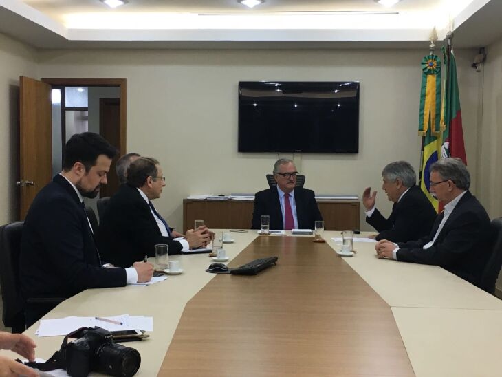 Comitiva buscou informações sobre obras da região
