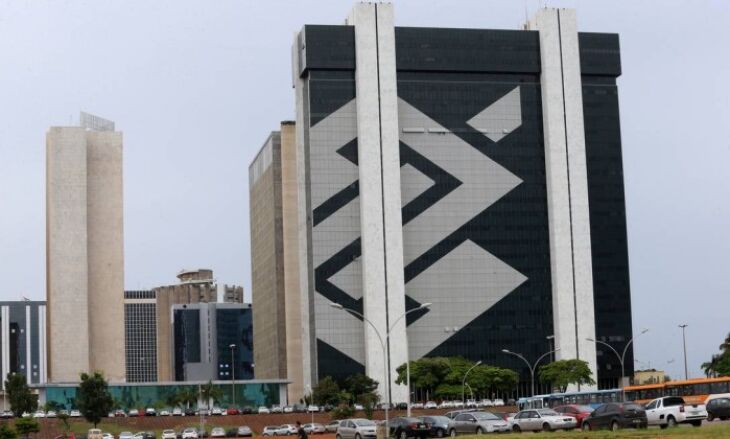 Reorganização objetiva economia para a instituição