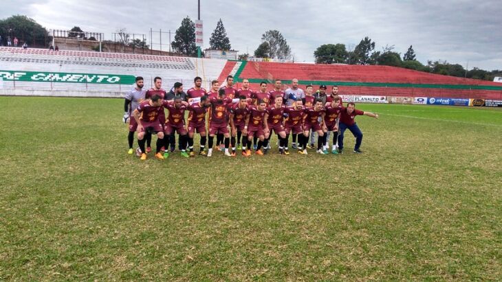 Invicto, Roma lidera a Chave B