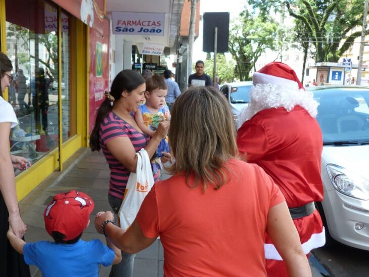 Tendência de aumentar o movimento às vésperas do Natal