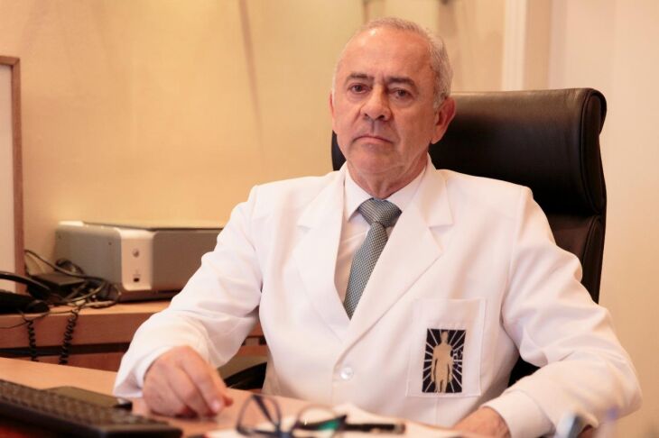 Dr. Douglas Pedroso é urologista